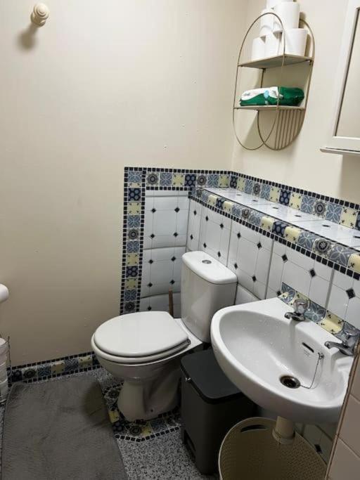 Milton Keynes Central Apartment Flat With Kitchen, Large Bed, Park View & Parking, 1 Minute Walk To Mk City Centre, Shops, Malls, Restaurants & Attractions, 8 Minutes From Hospital 外观 照片